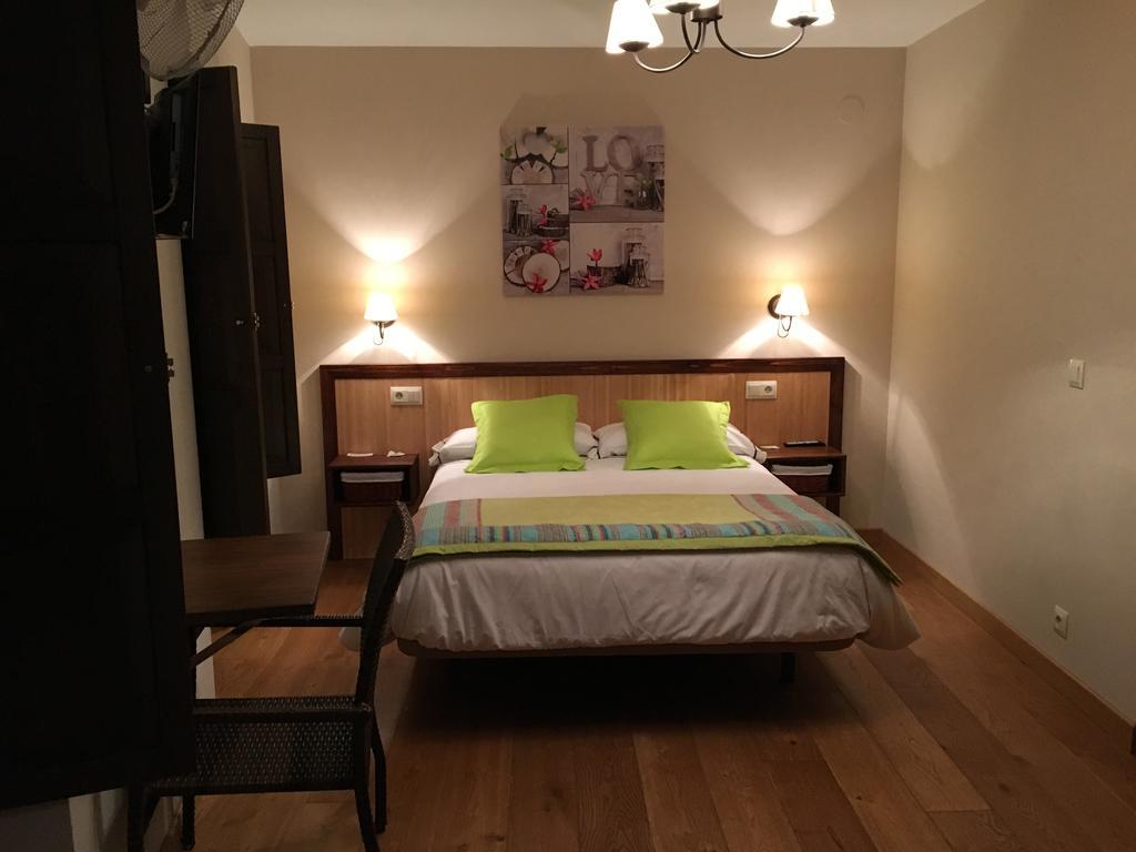Hostal Otsoa Escároz Extérieur photo
